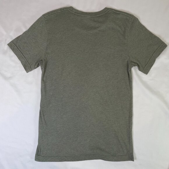 Dog Mom Graphic Tee Women's Size Small Camo Green Crew Neckline Short Sleeves - Picture 2 of 6